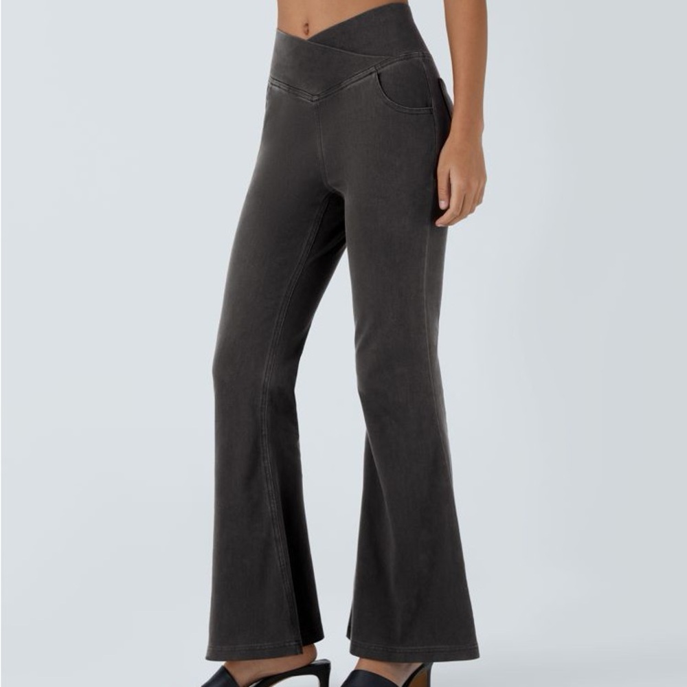 Halara Flex™ High Waisted Crossover Pocket Washed Casual Jeans S hemp rope blk